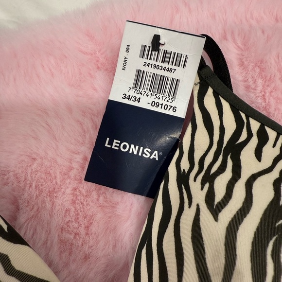 Leonisa Plunge Wireless Bras for Women - Seamless No Underwire
Triangle Bra - Picture 9 of 13